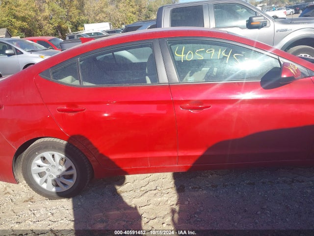 Hyundai ELANTRA SE 2018 5NPD74LF1JH394875 Image 13