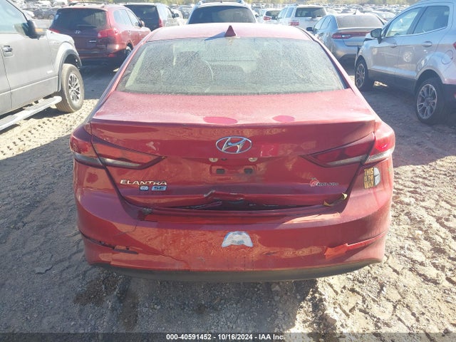 Hyundai ELANTRA SE 2018 5NPD74LF1JH394875 Image 16