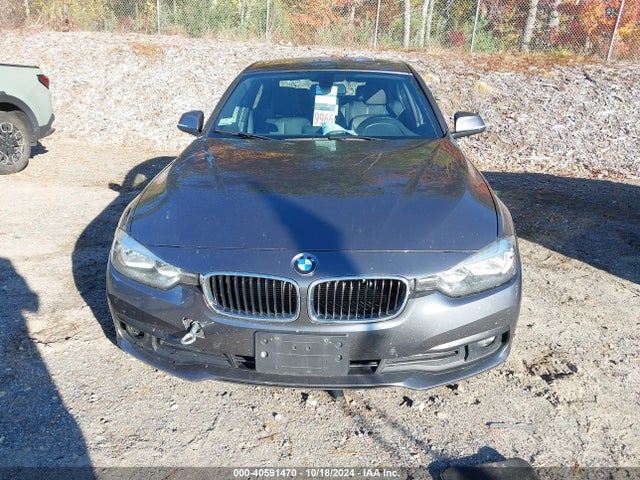 BMW 320i Xdrive 2016 WBA8E5G53GNT95093 Image 12
