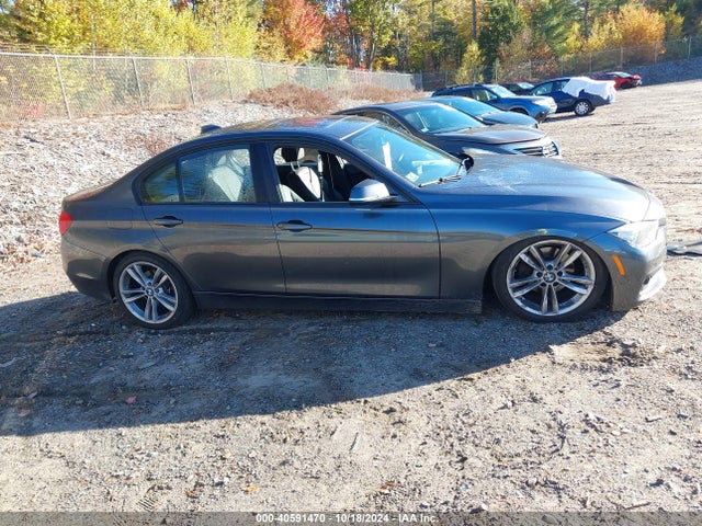 BMW 320i Xdrive 2016 WBA8E5G53GNT95093 Image 13