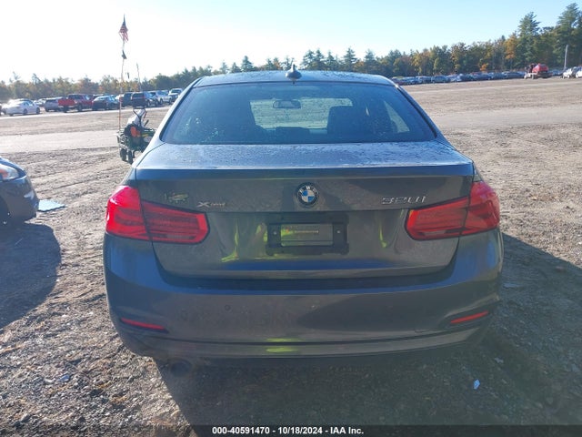 BMW 320i Xdrive 2016 WBA8E5G53GNT95093 Image 16