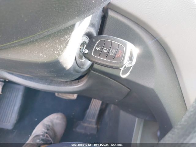 KM8SM4HF0HU183882 Hyundai Santa Fe Se