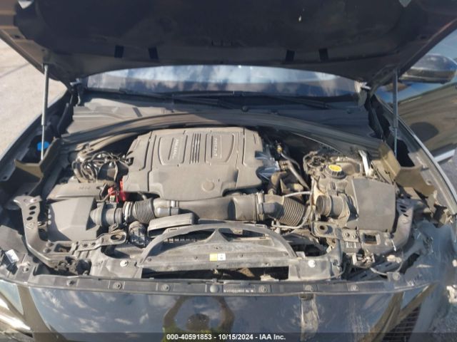 2017 JAGUAR F-PACE SADCM2BV0HA885042 Photo 9