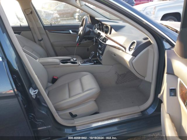 WDDGF8AB1ER314566 Mercedes-Benz C 300 Luxury 4matic/sport 4matic