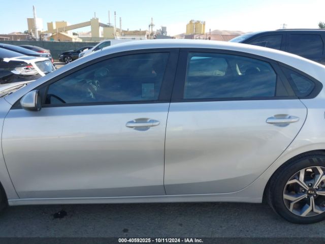 3KPF24AD8ME366282 KIA Forte Lxs