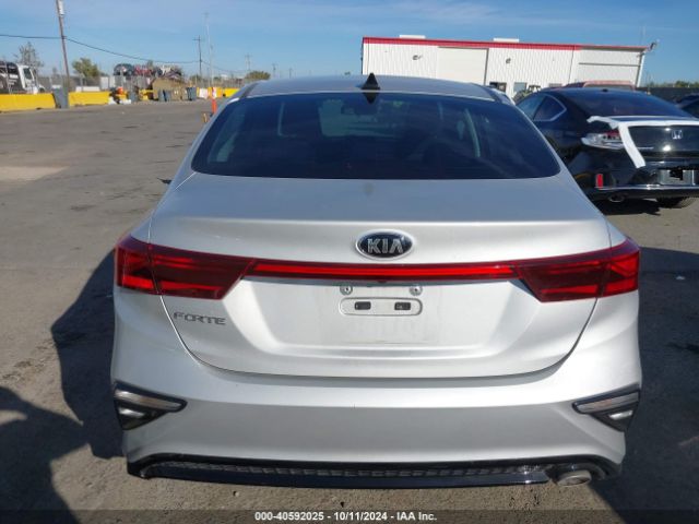 3KPF24AD8ME366282 KIA Forte Lxs