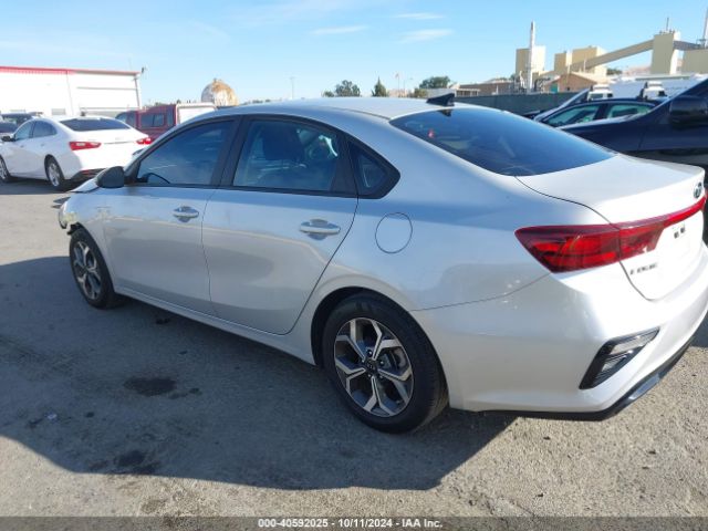 3KPF24AD8ME366282 KIA Forte Lxs