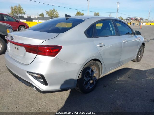 3KPF24AD8ME366282 KIA Forte Lxs