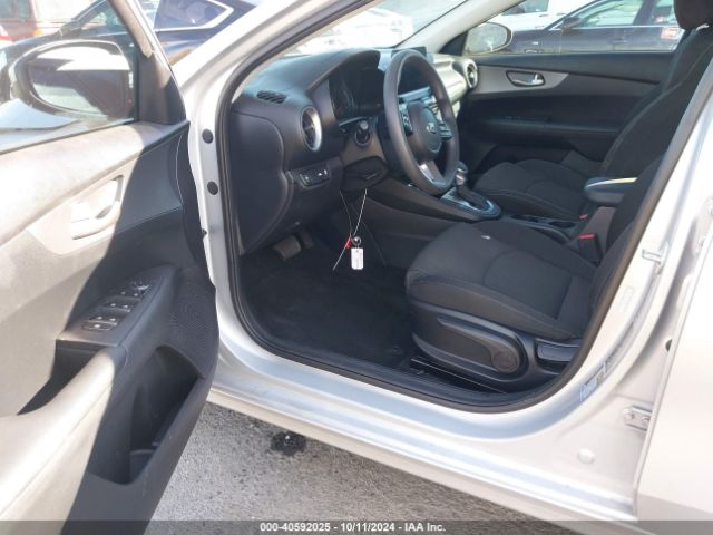 3KPF24AD8ME366282 KIA Forte Lxs