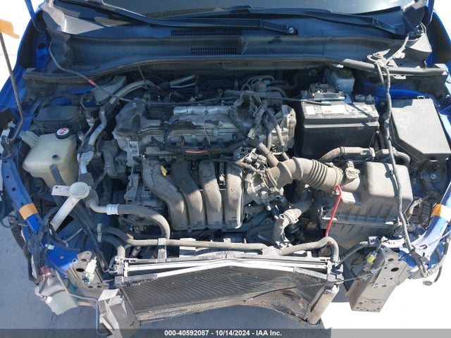 Toyota C-HR XLE 2018 NMTKHMBX4JR035043 Image 10