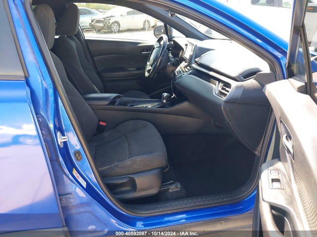 Toyota C-HR XLE 2018 NMTKHMBX4JR035043 Image 5