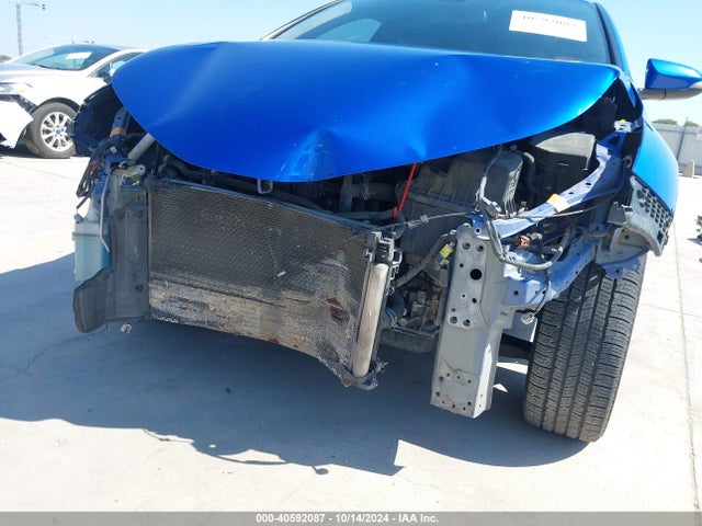Toyota C-HR XLE 2018 NMTKHMBX4JR035043 Image 6