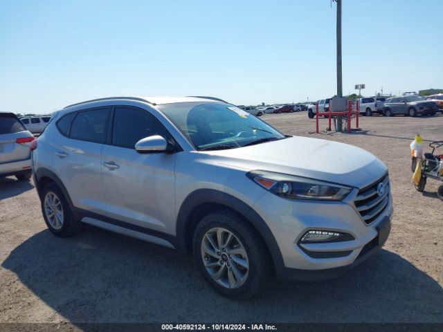 KM8J33A48HU524690 Hyundai Tucson Se Plus