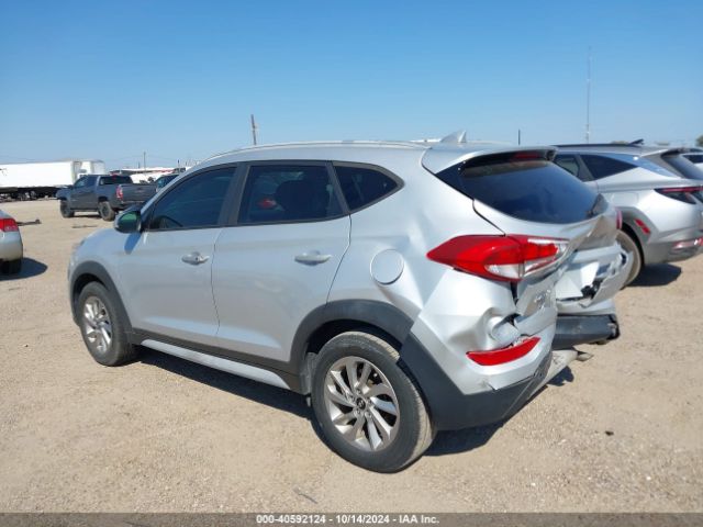 KM8J33A48HU524690 Hyundai Tucson Se Plus