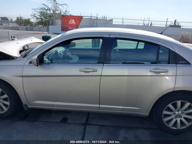 1C3CCBBG4EN114382 Chrysler 200 Touring