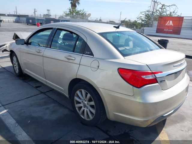 1C3CCBBG4EN114382 Chrysler 200 Touring