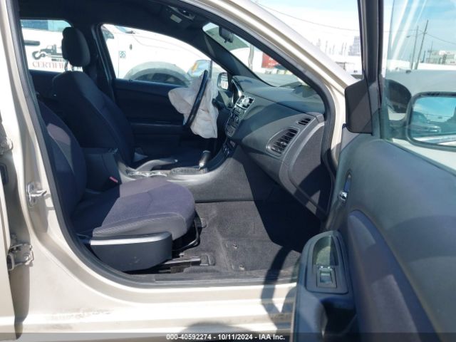 1C3CCBBG4EN114382 Chrysler 200 Touring