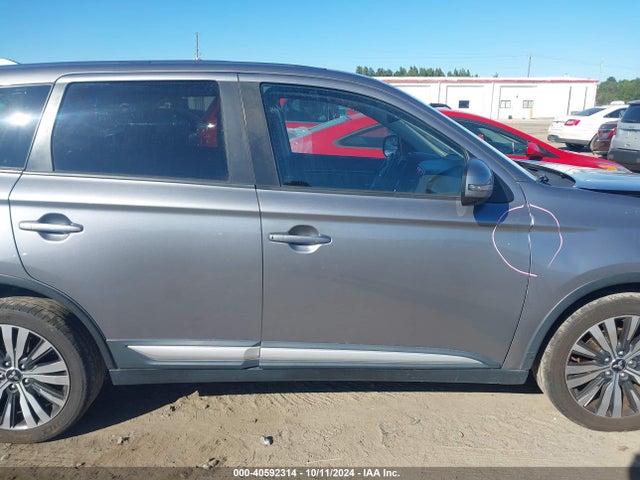 JA4AZ3A35KZ047442 Mitsubishi Outlander Se