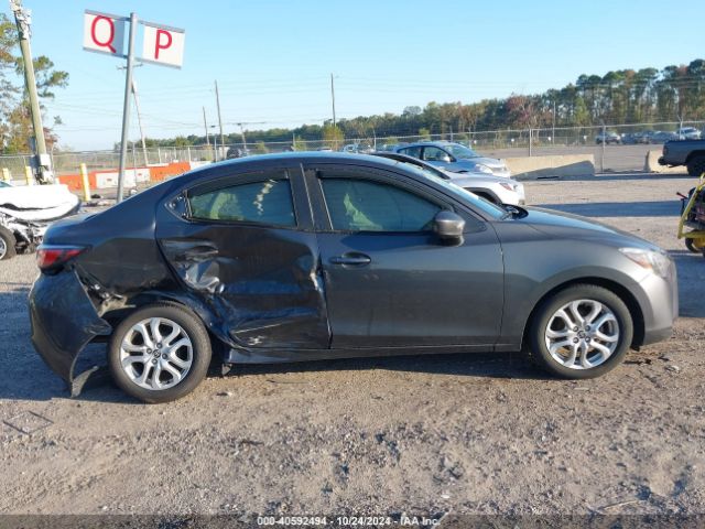 3MYDLBYV6JY301210 Toyota YARIS IA