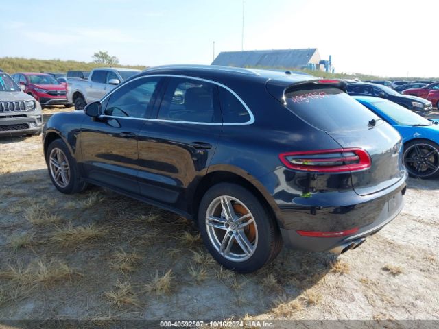 2017 PORSCHE MACAN WP1AB2A52HLB12876 Photo 2