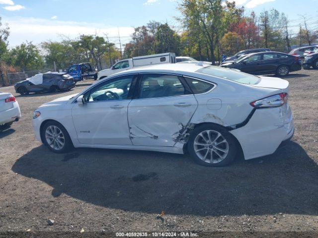 3FA6P0MU6KR157799 Ford Fusion Hybrid Sel