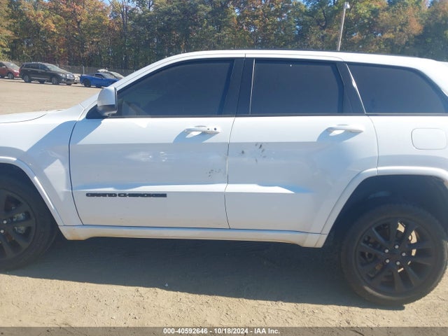 1C4RJFAG3JC202382 Jeep Grand Cherokee Altitude 4x4