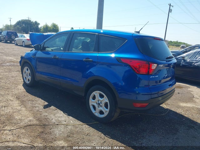 Ford ESCAPE S 2019 1FMCU0F7XKUA79318 Image 3