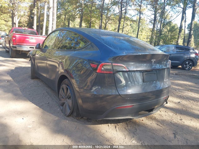 2024 TESLA MODEL Y 7SAYGDEE5RA245983 Photo 2