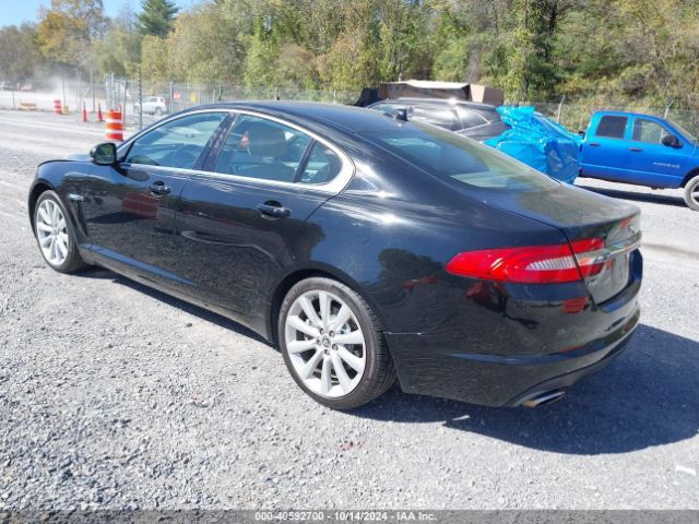 2013 JAGUAR XF SAJWJ0EF3D8S77447 Photo 2
