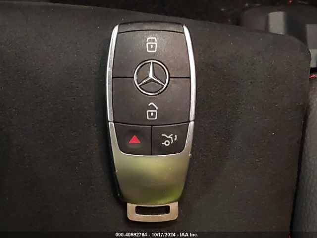 W1K3G4FBXNJ353023 Mercedes-Benz A 220 4matic