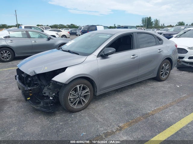 KIA Forte Lxs 2023 3KPF24AD5PE568100 Image 2