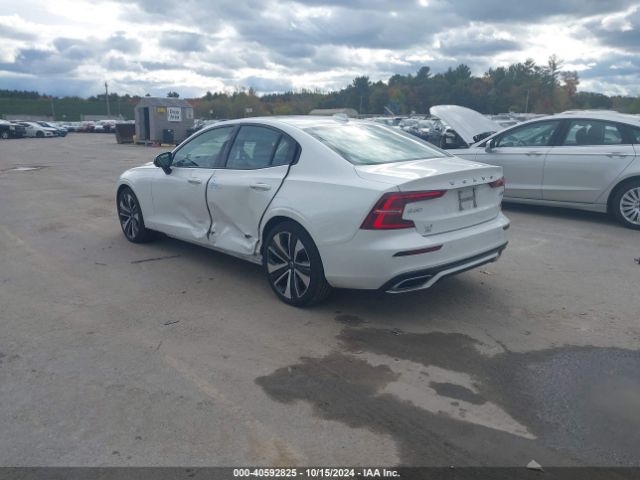 2022 VOLVO S60 7JRL12TZ2NG158209 Photo 2