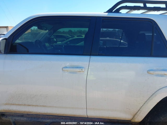 Toyota 4RUNNER SR5 2016 JTEBU5JR7G5298773 Image 14