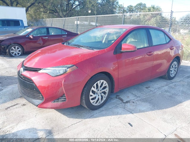 Toyota COROLLA LE 2018 2T1BURHE1JC102643 Image 2