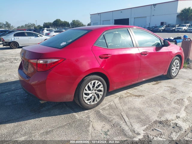 Toyota COROLLA LE 2018 2T1BURHE1JC102643 Image 4