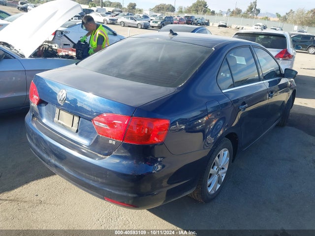 3VWD17AJ8EM385789 Volkswagen Jetta
