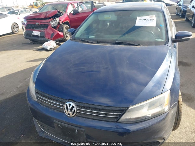 3VWD17AJ8EM385789 Volkswagen Jetta
