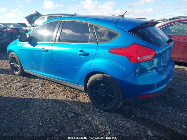 Ford FOCUS SE 2015 1FADP3K24FL270892 Image 3