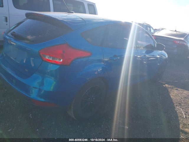 Ford FOCUS SE 2015 1FADP3K24FL270892 Image 4