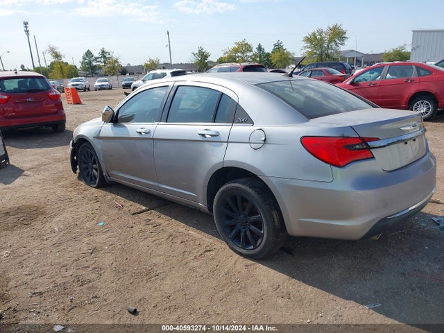 Chrysler 200 Limited 2014 1C3CCBCGXEN134649 Image 3