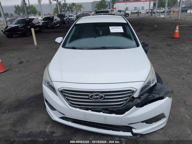 Hyundai SONATA SE 2016 5NPE24AF9GH369057 Image 12