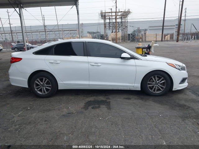 Hyundai SONATA SE 2016 5NPE24AF9GH369057 Image 13