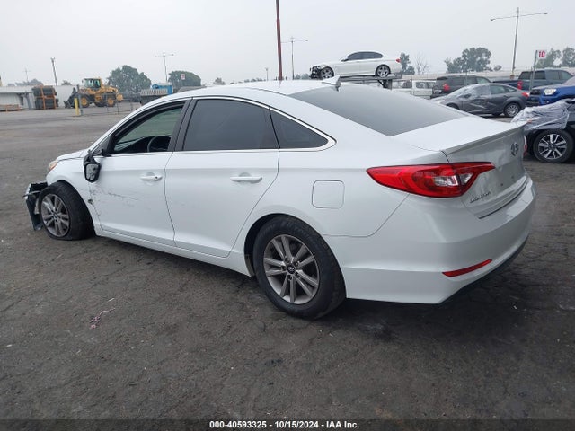 Hyundai SONATA SE 2016 5NPE24AF9GH369057 Image 3