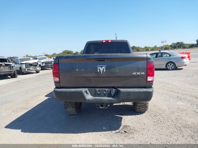 3C6UR5HJ6JG260005 RAM 2500 Tradesman  4x4 8' Box