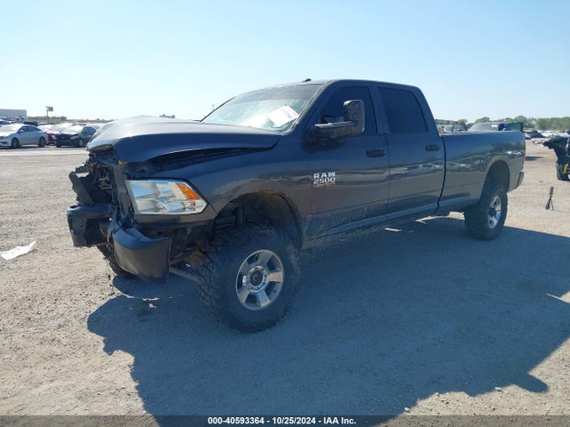 3C6UR5HJ6JG260005 RAM 2500 Tradesman  4x4 8' Box