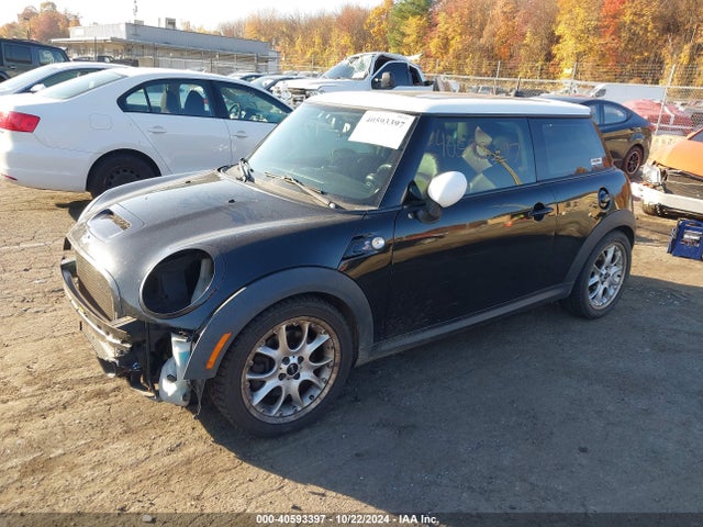 2011 MINI COOPER S WMWSV3C51BTY10612 Photo 1