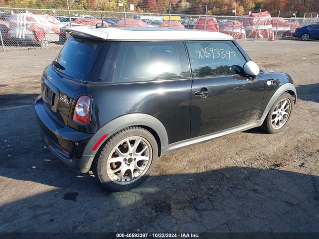 2011 MINI COOPER S WMWSV3C51BTY10612 Photo 3