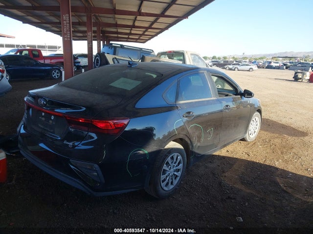 3KPF24AD4KE010070 KIA FORTE FE