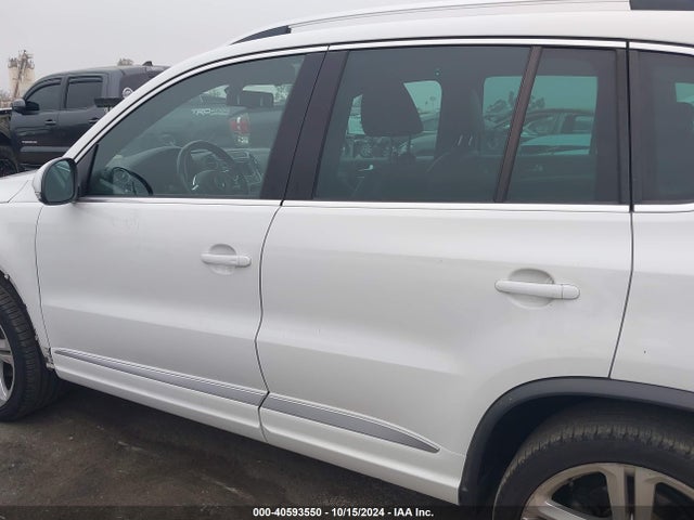 WVGAV7AX2FW606539 Volkswagen Tiguan R-line