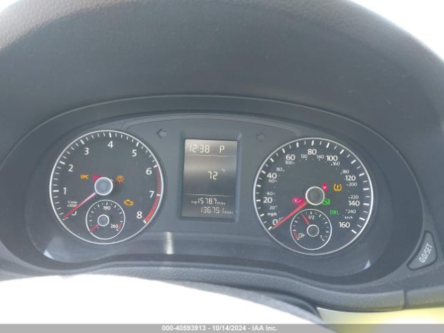 1VWAT7A3XFC051085 Volkswagen Passat 1.8t S